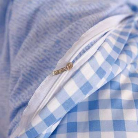 Premium Microfiber Bedding Set of Four - Picture 5 of 8